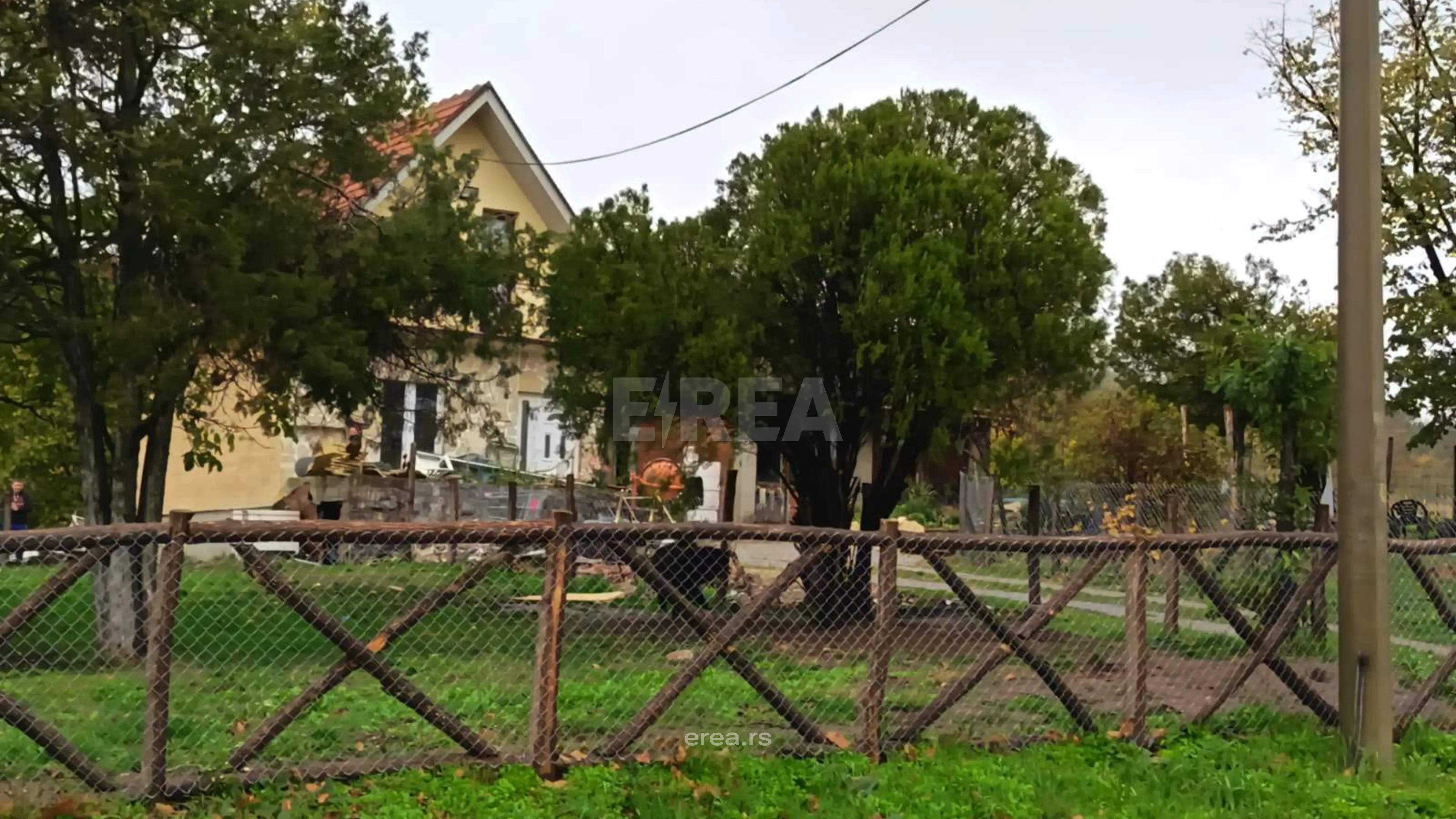 Prodaje se kuća sa velikom okućnicom nadomak Aranđelovca